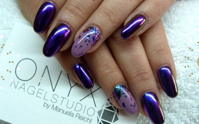 Extrem auffallendes wunderschönes lila Nageldesign